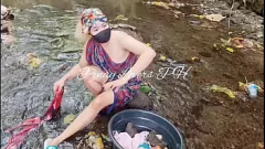 Play Asian Teen Ganda's Risky Public Sex