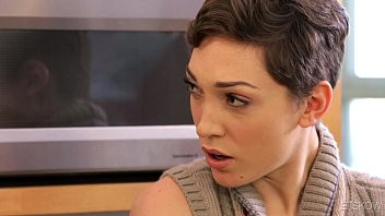 Play India Summer joins to Lily LaBeau and Steve