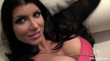 Play Romi Rain Hotel Fuck