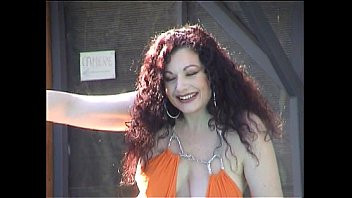 Play Jessica Rizzo more and more slut with two guys