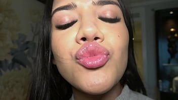 Play Food Delivery Turns Into Sexy Latina Giving Sloppy Head- DSLAF