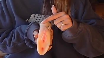 Play PUSSY LICKING TUTORIAL - with Roxy Fox
